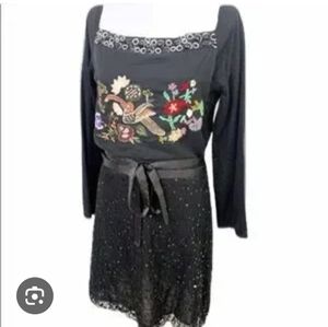 Elegant Disegual M Black Embroidered Dress